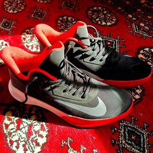 Men’s Nike black & red ck1069